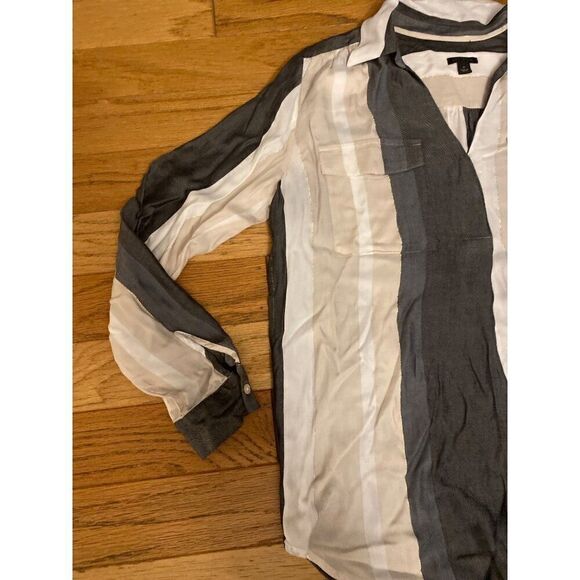 Ann Taylor Women's Long Sleeve Striped Blouse Size M Polyester/Rayon Gray/White - Picture 2 of 8